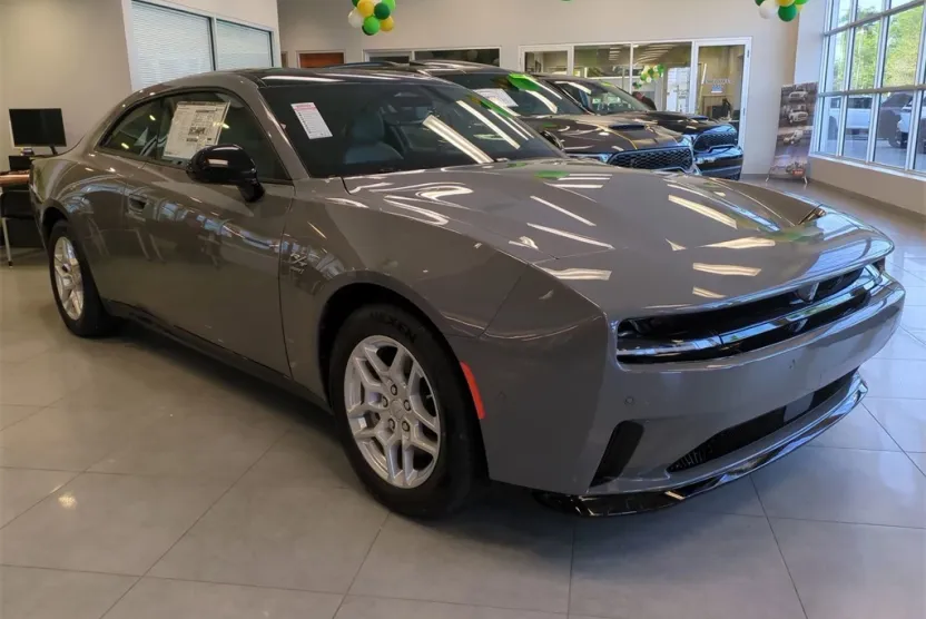 2025 Dodge Charger Daytona R/T AWD photo 1