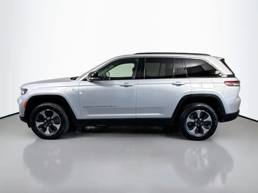 2024 Jeep Cherokee Base Sport photo 1