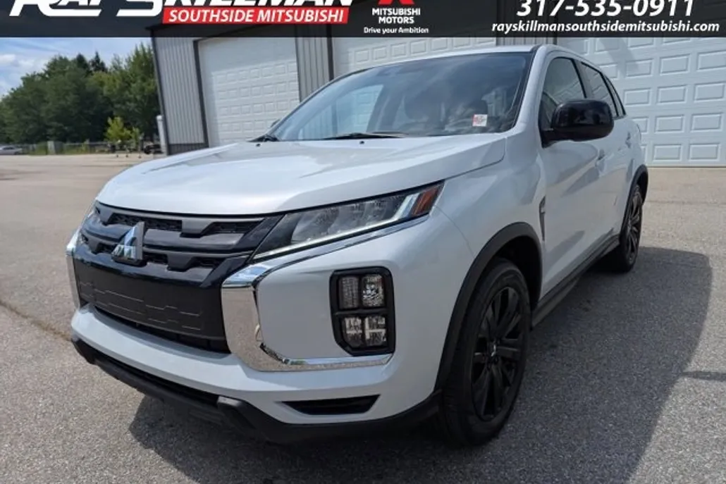 2025 Mitsubishi Outlander Sport LE photo 1