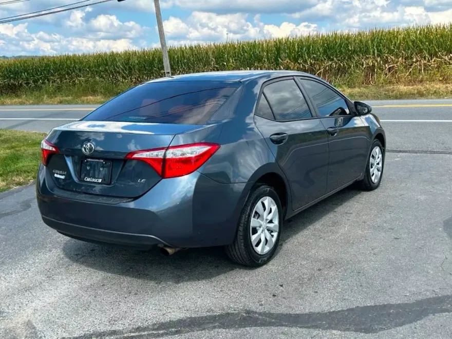 2015 Toyota Corolla LE Premium photo 1