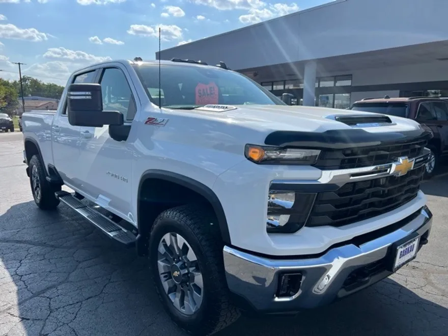 2024 Chevrolet Silverado 2500HD LT photo 1