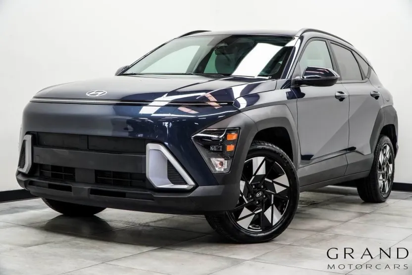 2025 Hyundai Kona SEL photo 1