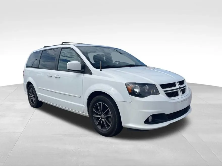 2017 Dodge Grand Caravan GT photo 1