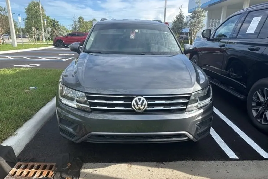 2020 Volkswagen Tiguan S photo 1