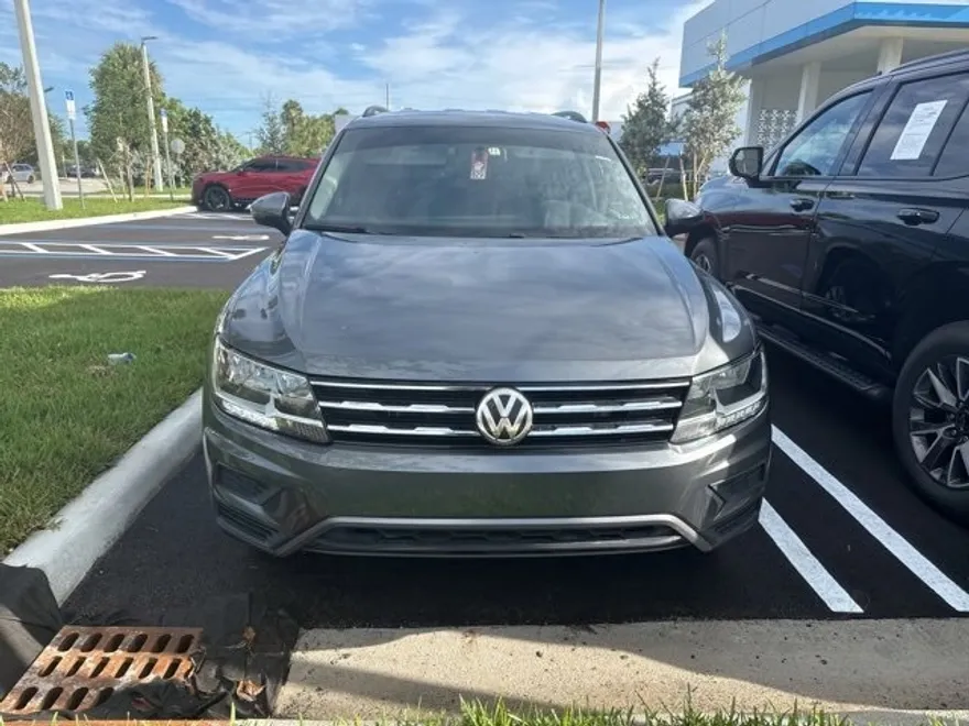 2020 Volkswagen Tiguan S photo 1