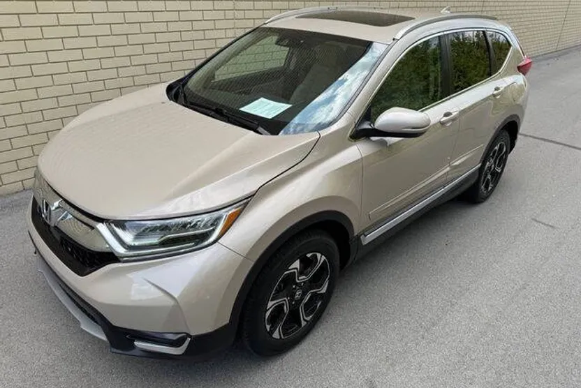 2017 Honda CR-V Touring photo 1