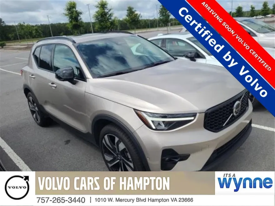2023 Volvo XC40 AWD Plus photo 1