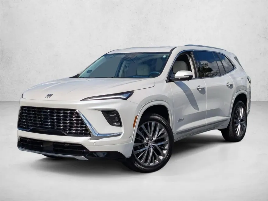 2025 Buick Enclave Avenir photo 1