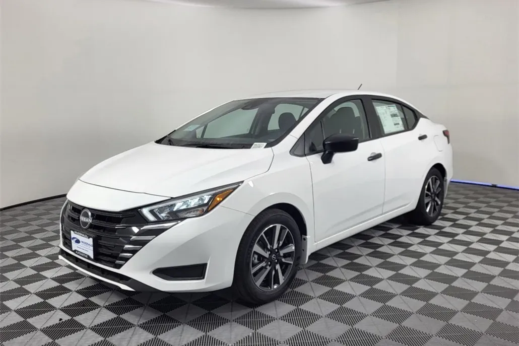 2025 Nissan Versa S photo 1