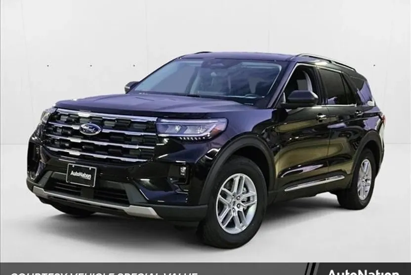 2025 Ford Explorer photo 1