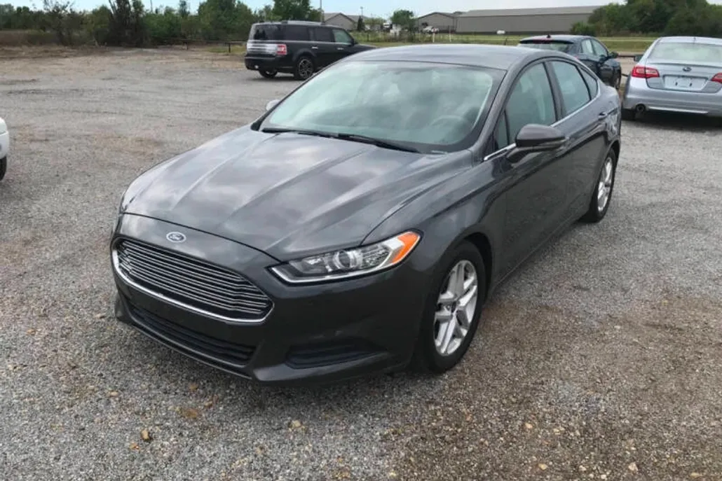 2015 Ford Fusion SE photo 1