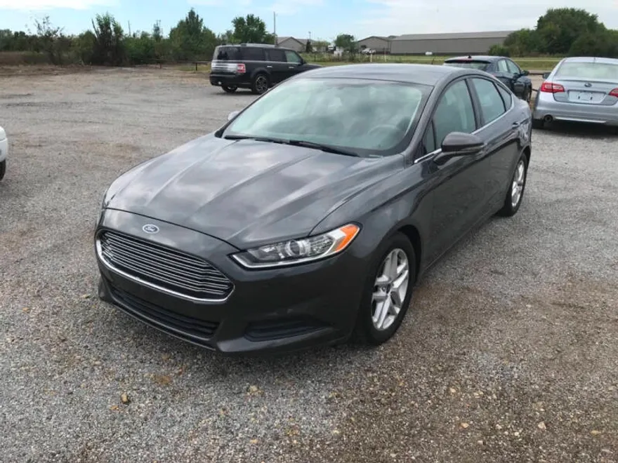2015 Ford Fusion SE photo 1