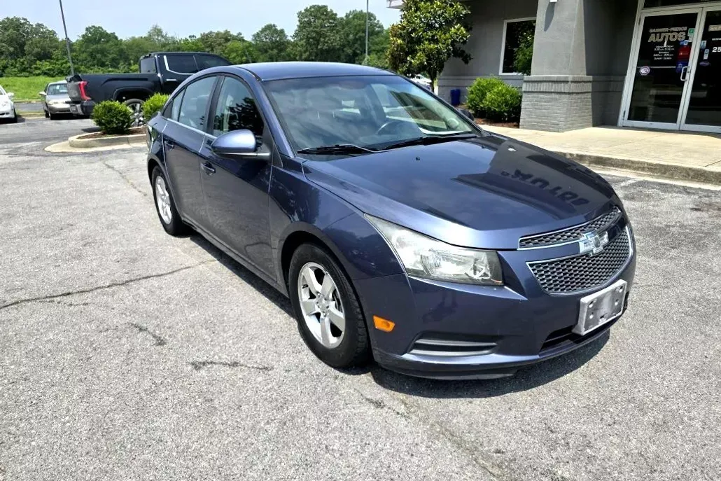 2014 Chevrolet Cruze LT photo 1