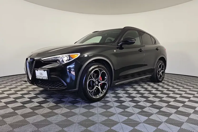 2022 Alfa Romeo Stelvio Ti photo 1