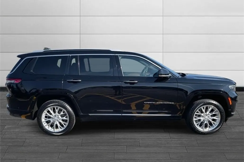 2021 Jeep Grand Cherokee L Summit photo 1