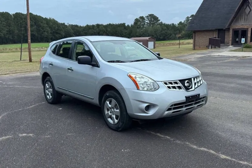 2013 Nissan Rogue S photo 1