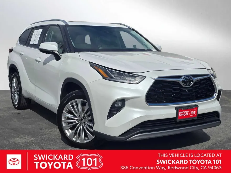 2023 Toyota Highlander Platinum photo 1