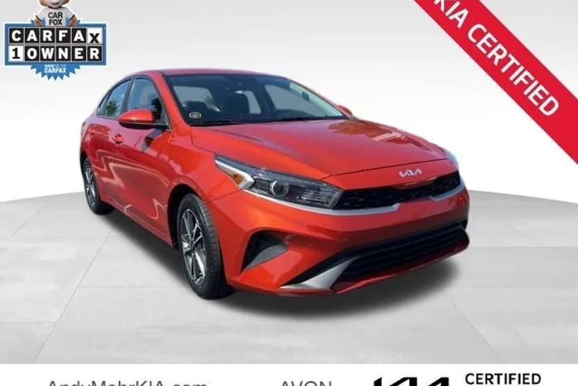 2023 Kia Forte LXS photo 1
