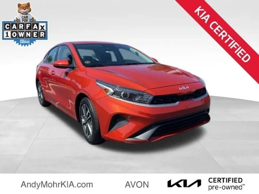 2023 Kia Forte LXS photo 1