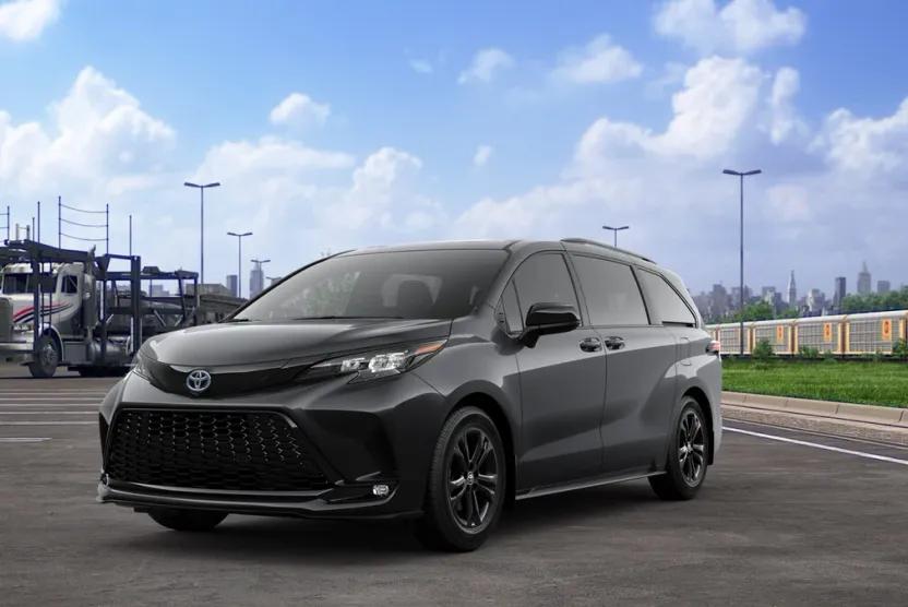 2025 Toyota Sienna XSE photo 1