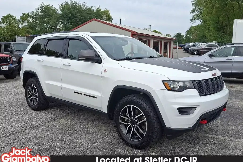 2021 Jeep Grand Cherokee Trailhawk photo 1