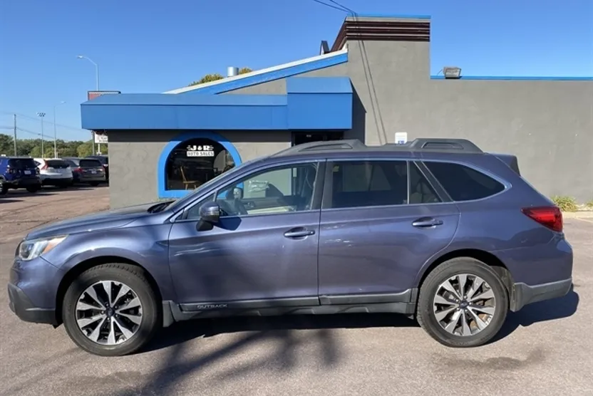 2015 Subaru Outback 3.6R Limited photo 1