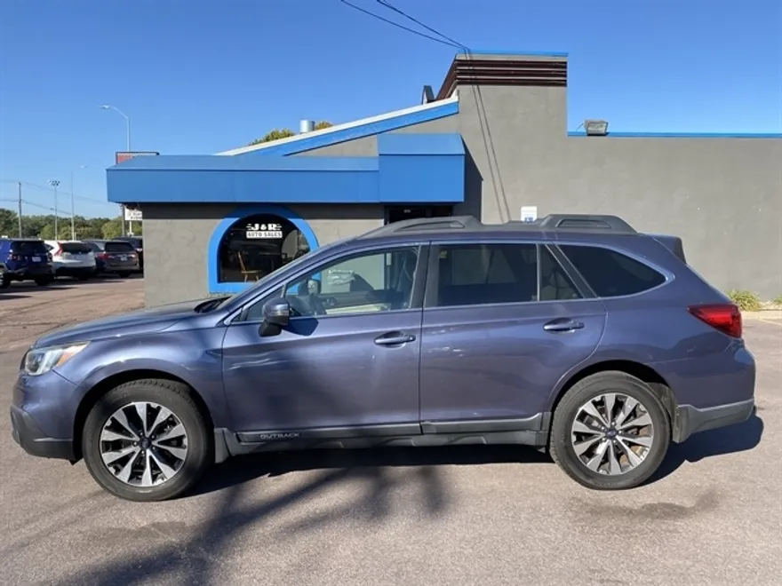 2015 Subaru Outback 3.6R Limited photo 1