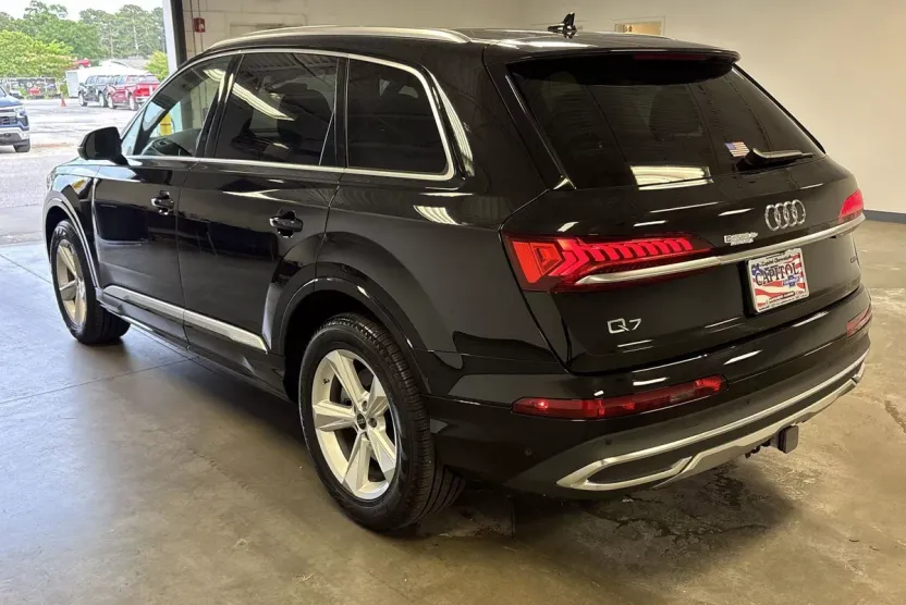 2023 Audi Q7 Premium Plus photo 1