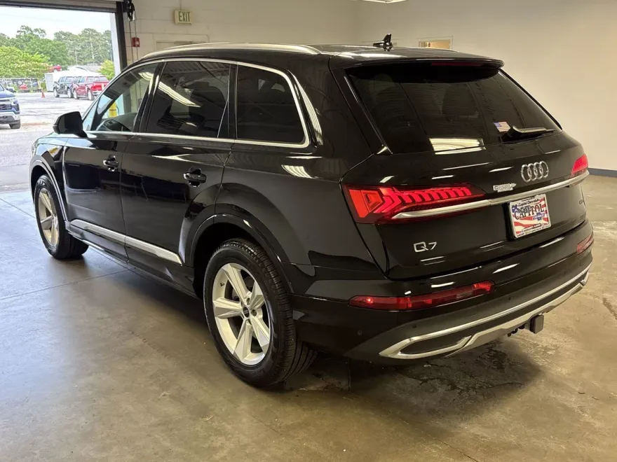 2023 Audi Q7 Premium Plus photo 1