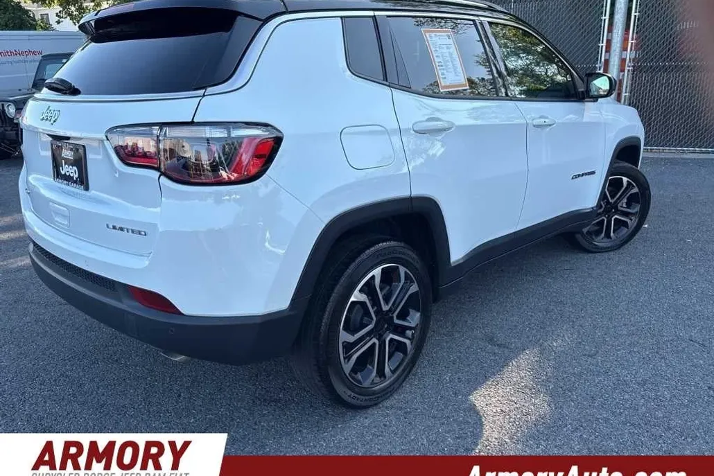 2022 Jeep Compass Limited photo 1