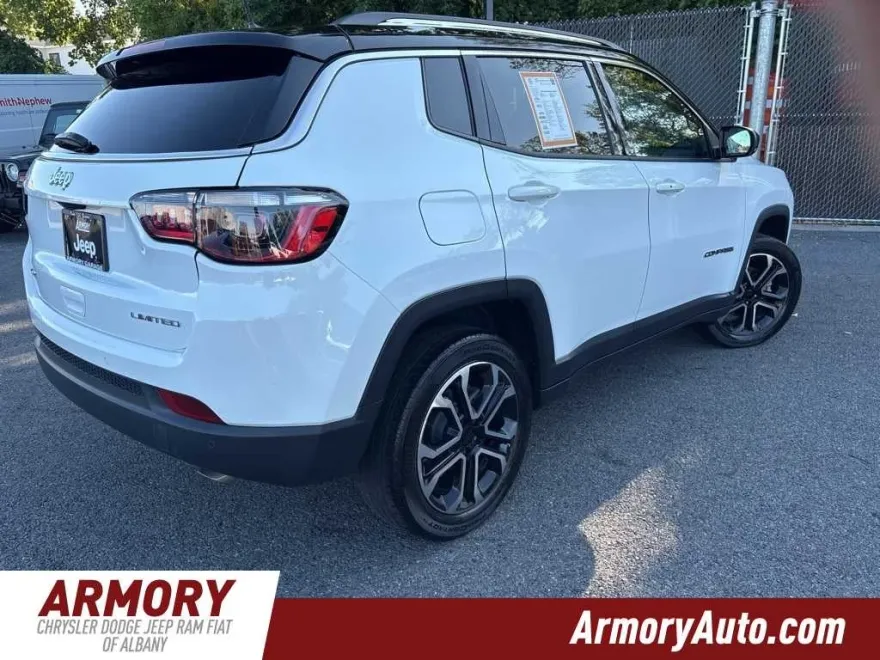 2022 Jeep Compass Limited photo 1