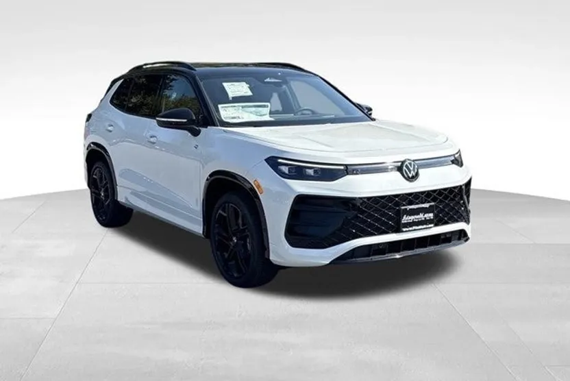 2025 Volkswagen Tiguan SE R-Line Black photo 1