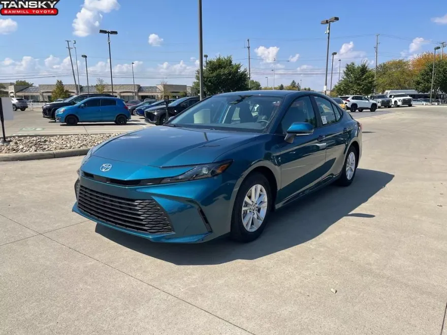 2026 Toyota Camry LE photo 1