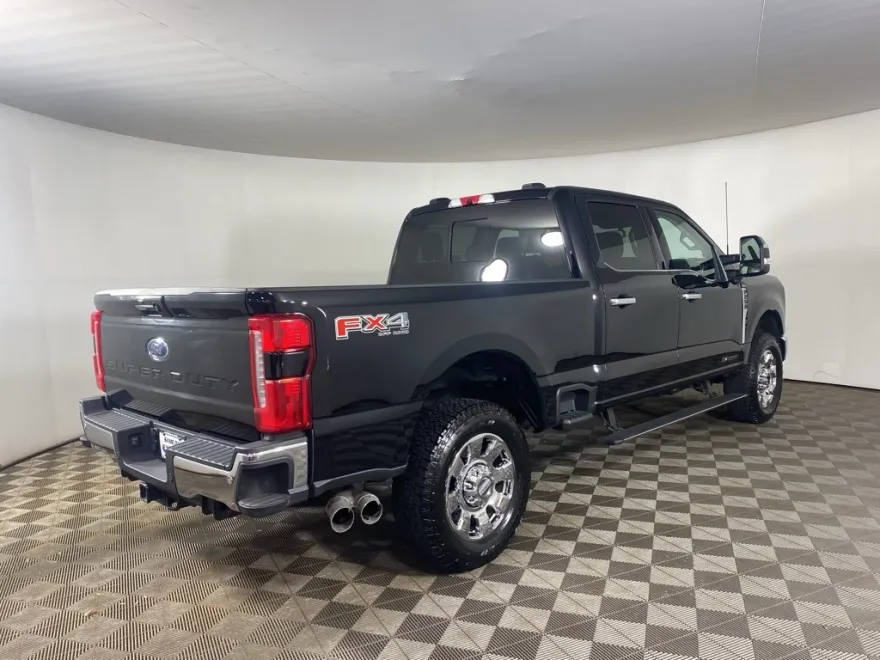 2024 Ford F-250 Lariat photo 1