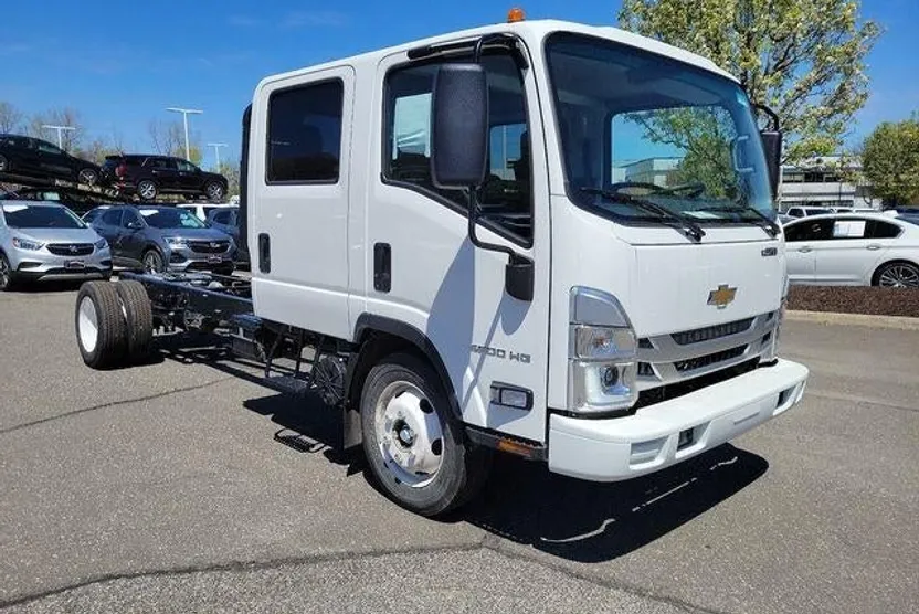 2024 Chevrolet Silverado 4500HD Base photo 1