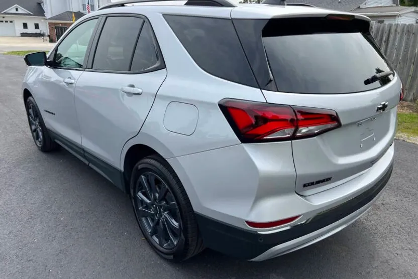 2022 Chevrolet Equinox RS photo 1