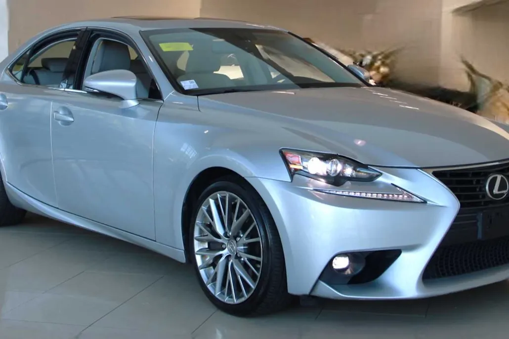 2016 Lexus IS 300 photo 1