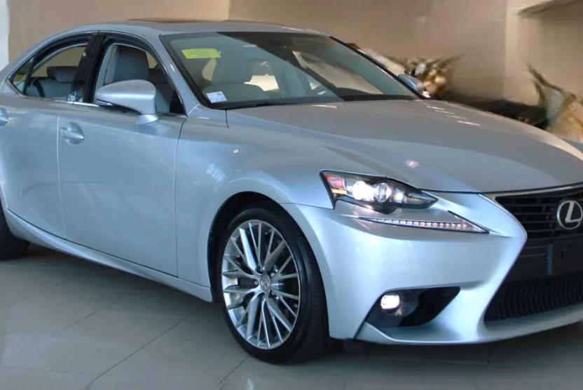 2016 Lexus IS 300 photo 1