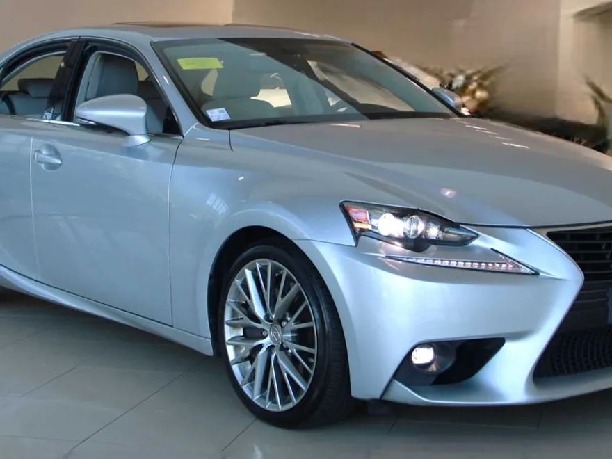 2016 Lexus IS 300 photo 1
