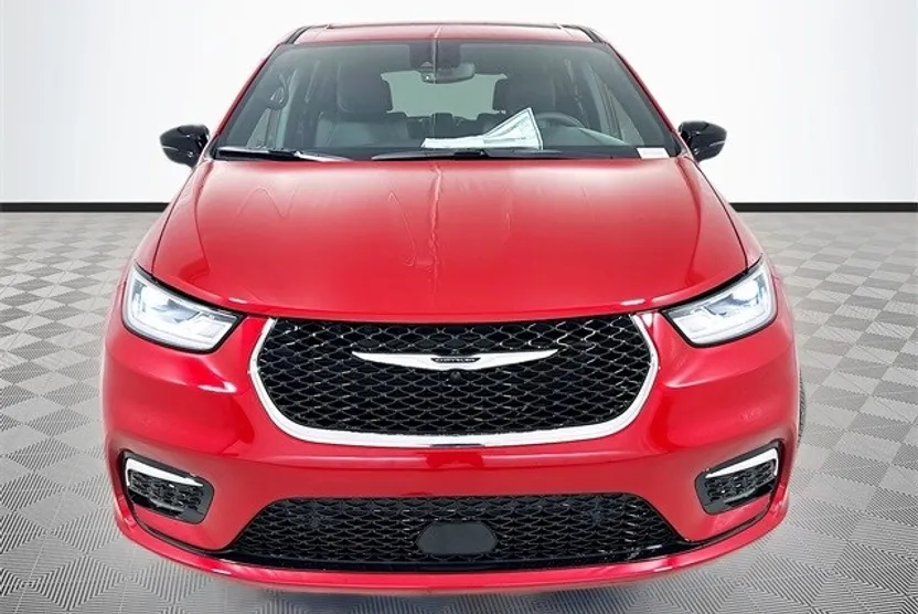 2026 Chrysler Pacifica photo 1