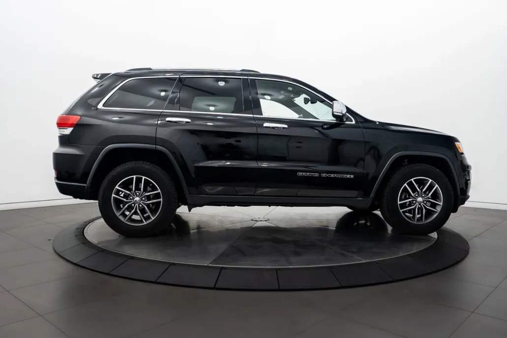 2017 Jeep Grand Cherokee Limited photo 1
