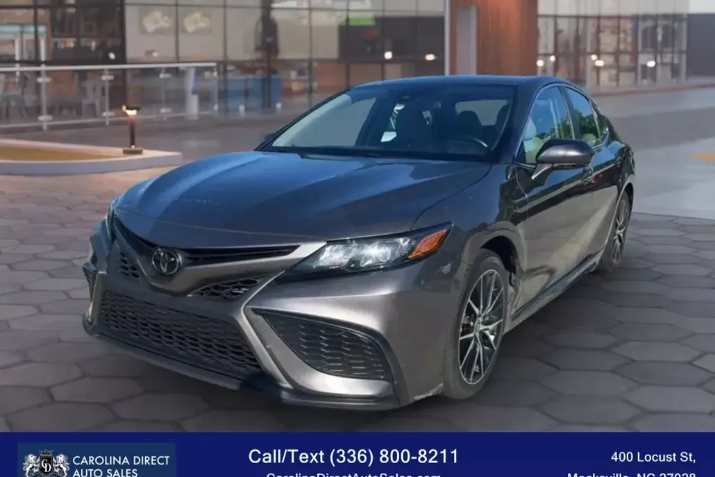 2023 Toyota Camry SE photo 1