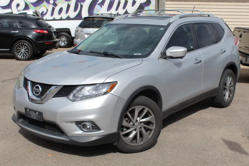 2015 Nissan Rogue SL photo 1