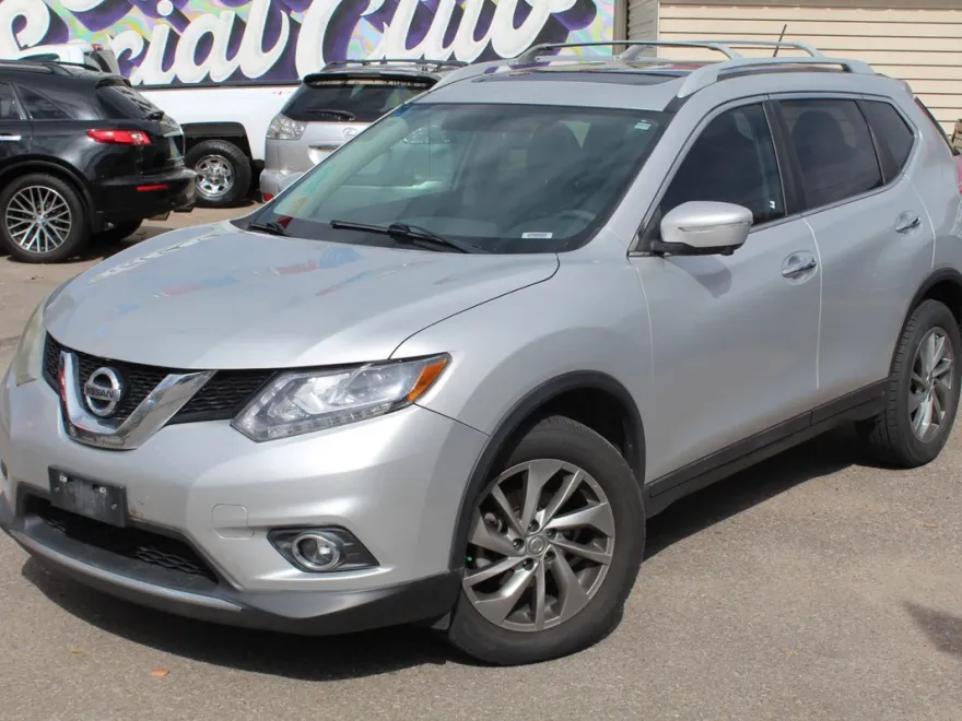 2015 Nissan Rogue SL photo 1