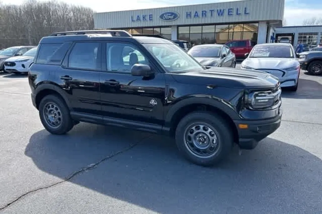 2024 Ford Bronco Sport Outer Banks photo 1