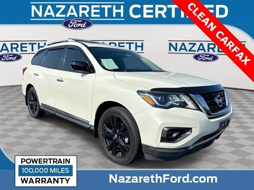 2017 Nissan Pathfinder Platinum photo 1