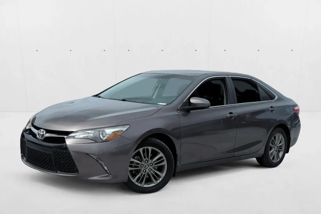 2017 Toyota Camry SE photo 1