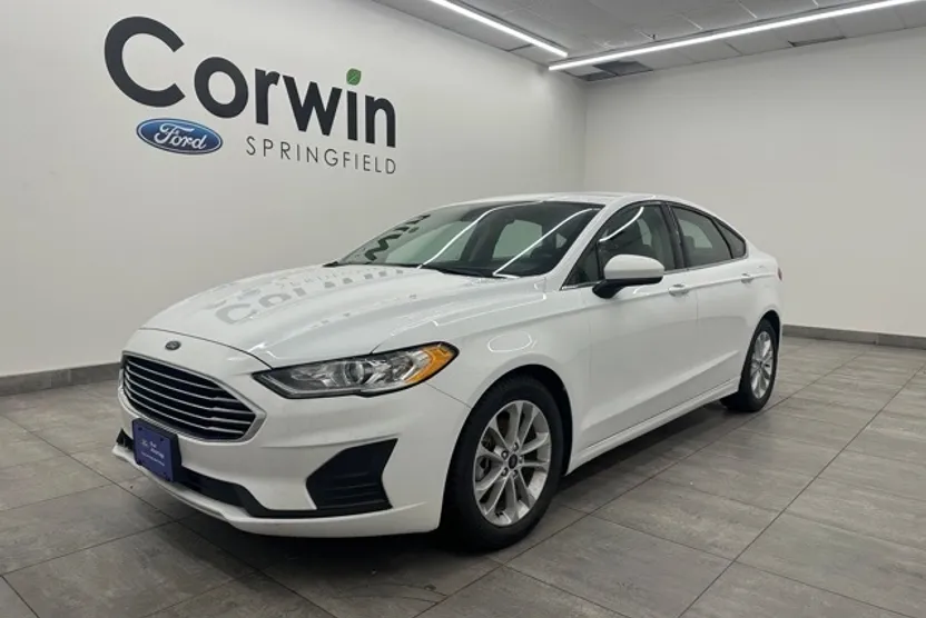 2020 Ford Fusion SE photo 1