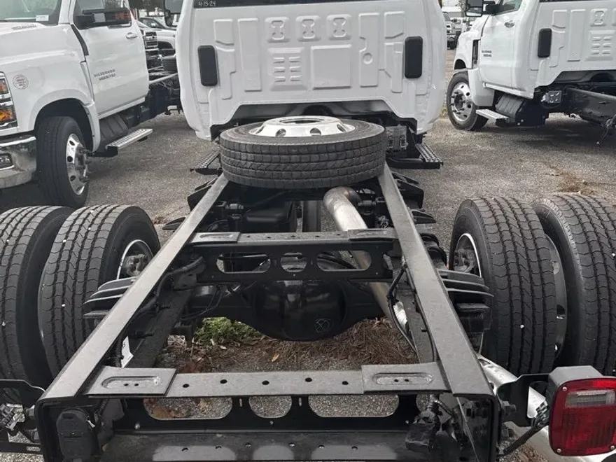 2024 Chevrolet Silverado 5500HD Work Truck photo 1