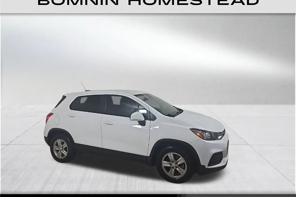2020 Chevrolet Trax LS photo 1